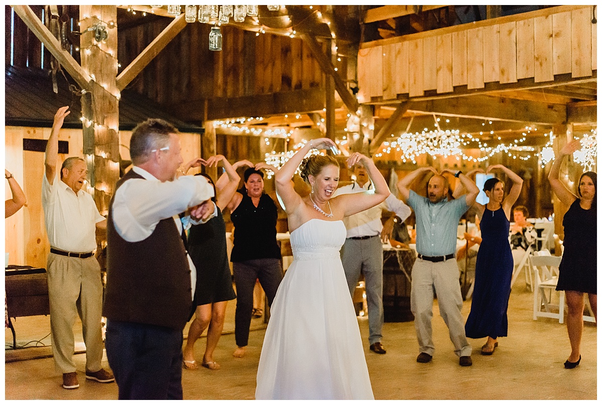 Beachy Barn Wedding | Mound Grove Golf Course | Erie Pennsylvania Wedding | Samantha Zenewicz Photography