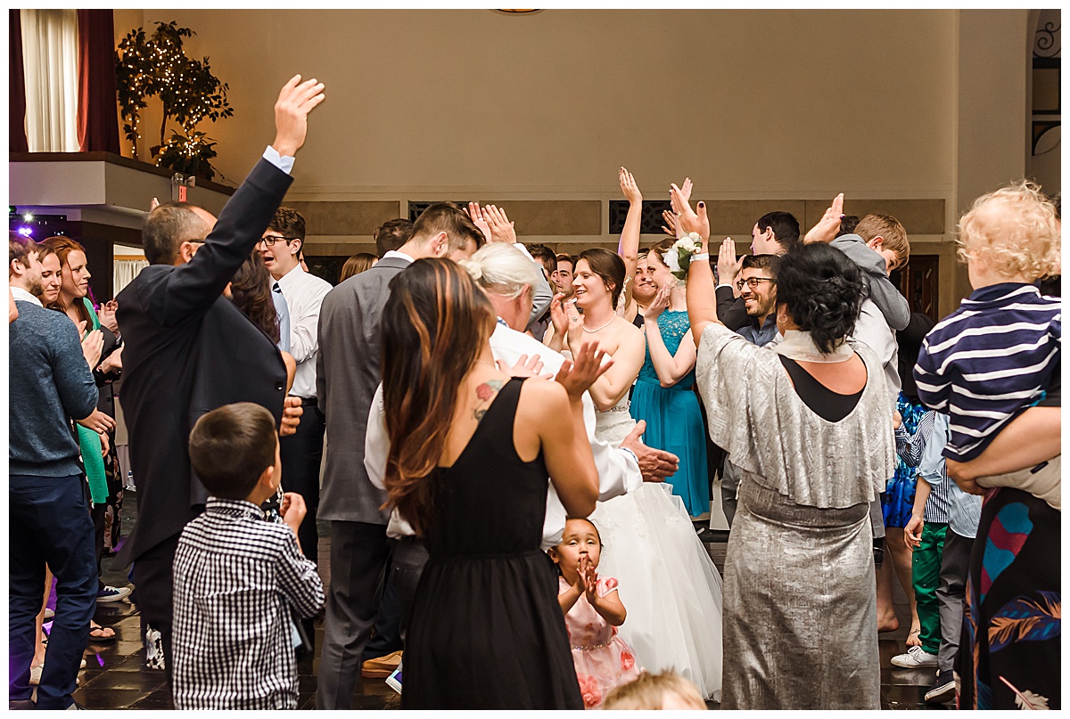 A Teal & Purple Train Station Wedding | Erie Pennsylvania Wedding | Pennsylvania Wedding Photographer | Samantha Zenewicz Photography